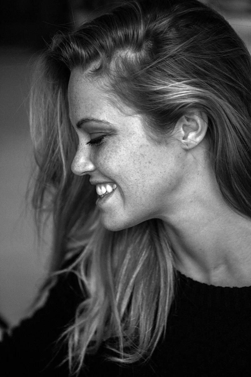 Portrait de Joséphine de Lespinay, ostéopathe canine à Bruxelles